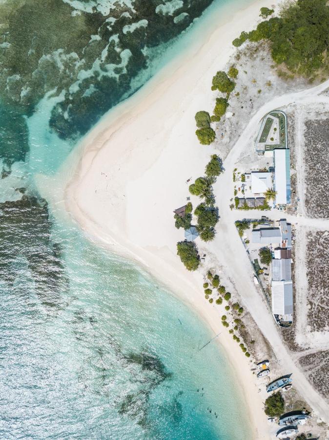 One The Island Hotel Naifaru Exterior photo