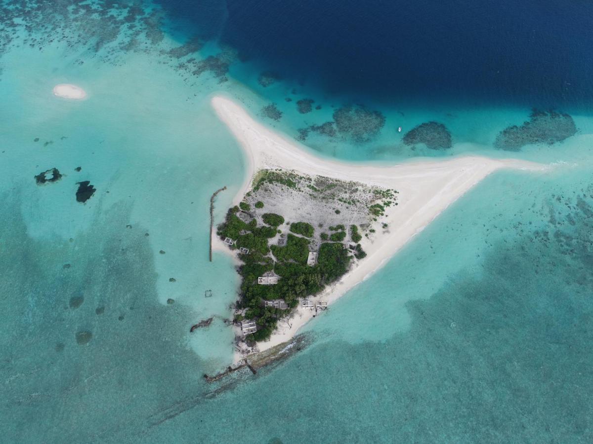 One The Island Hotel Naifaru Exterior photo