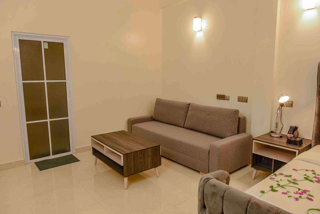 One The Island Hotel Naifaru Exterior photo