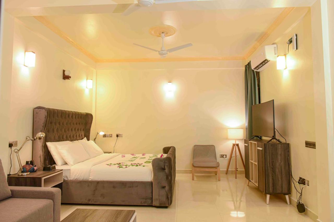 One The Island Hotel Naifaru Exterior photo