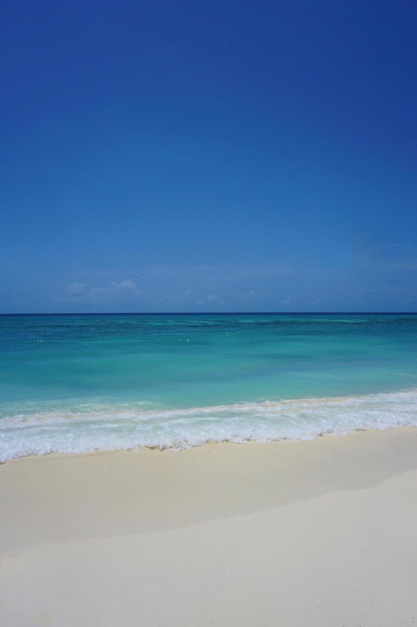 One The Island Hotel Naifaru Exterior photo