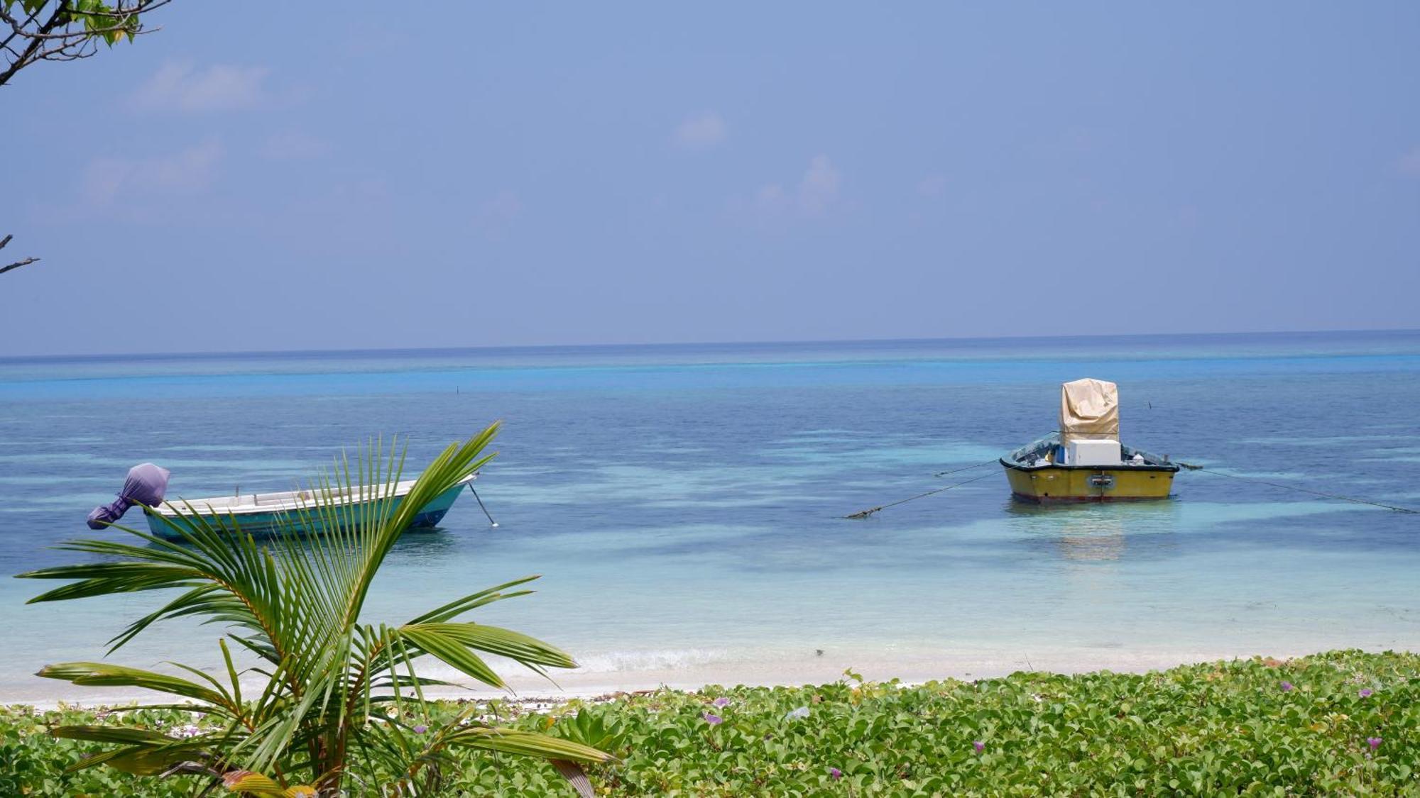 One The Island Hotel Naifaru Exterior photo