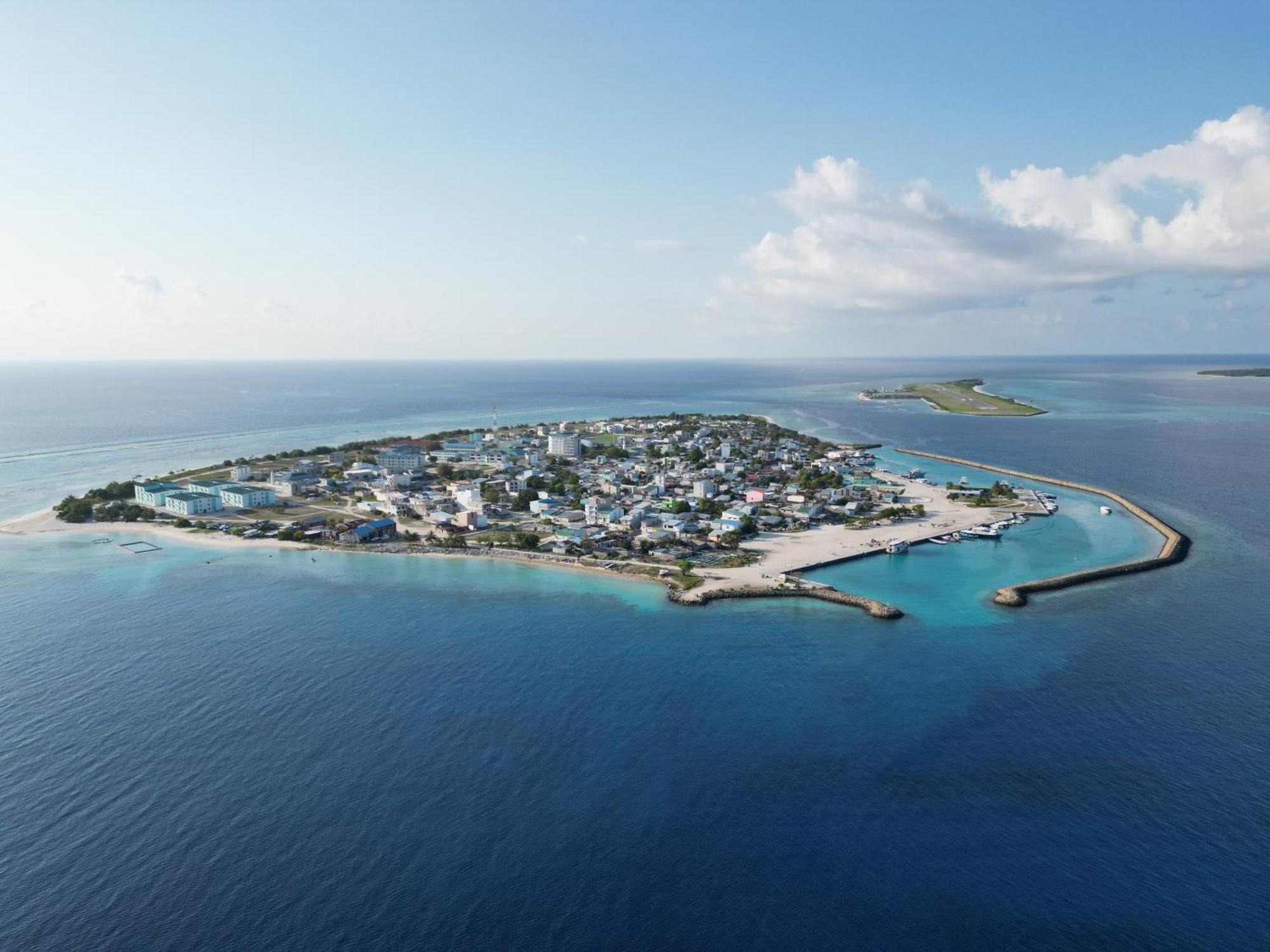 One The Island Hotel Naifaru Exterior photo